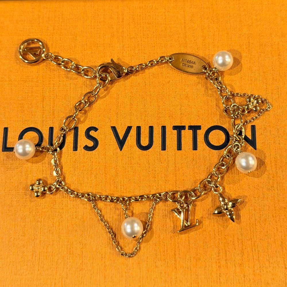 š„ LOUIS VUITTON BLOOMING PEARLS BRACELET FULL INCLUSION PRESTINE SIZE 7ā - Picture 5 of 12